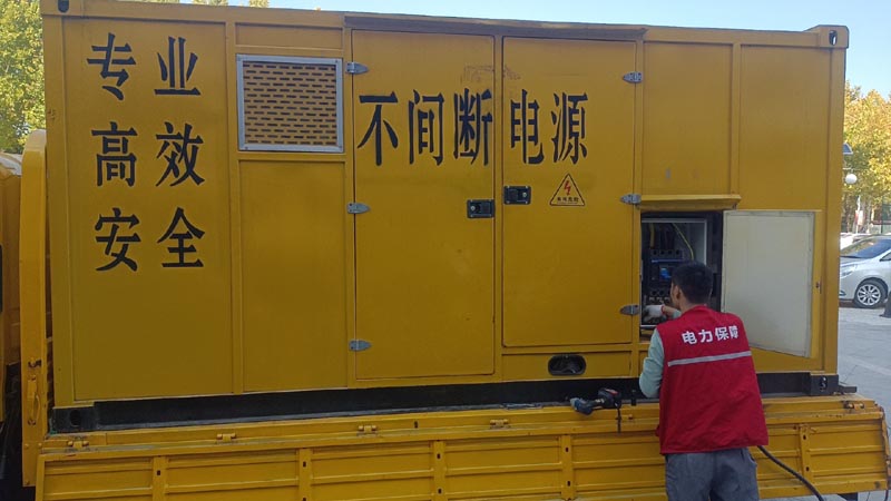 米林柴油发电机组和UPS电源配合使用时，如何避免切换过程中的电力中断？